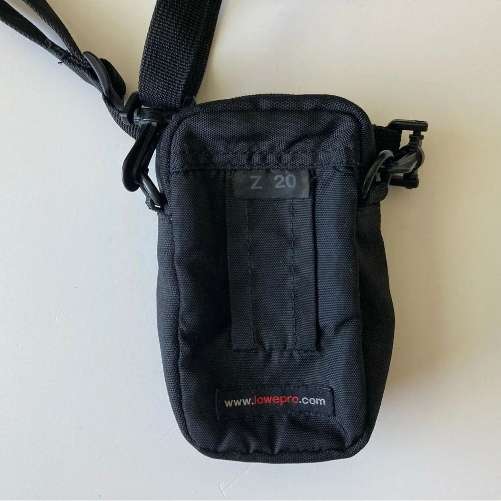 Lowepro Z20 Camera Bag Pouch Black Carrying Case Zip Stripe 6” x 3” x 2”